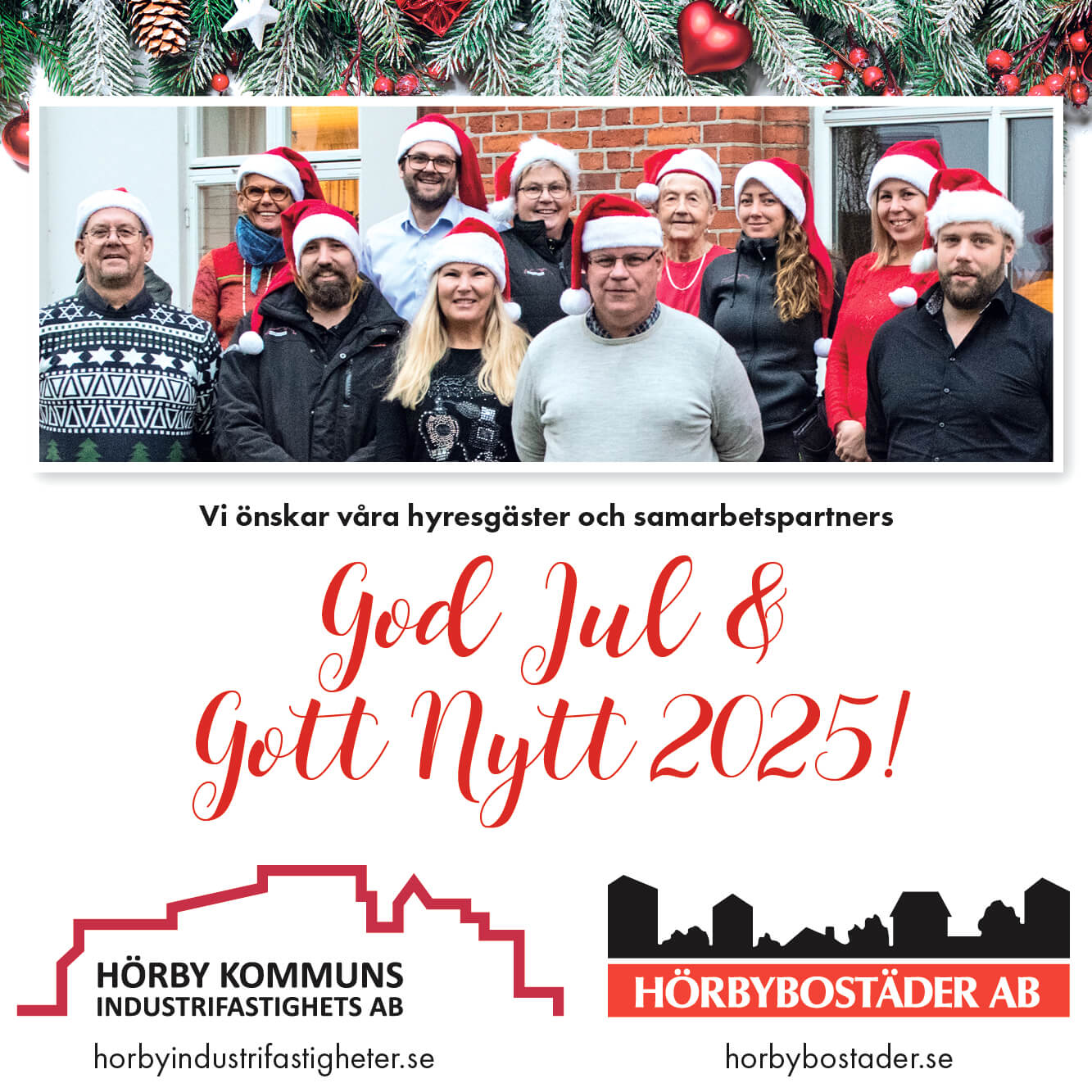 Foto på personalen med tomtemössor och texten "Vi önskar våra hyresgäster och samarbetspartners God jul & Gott nytt 2025!"